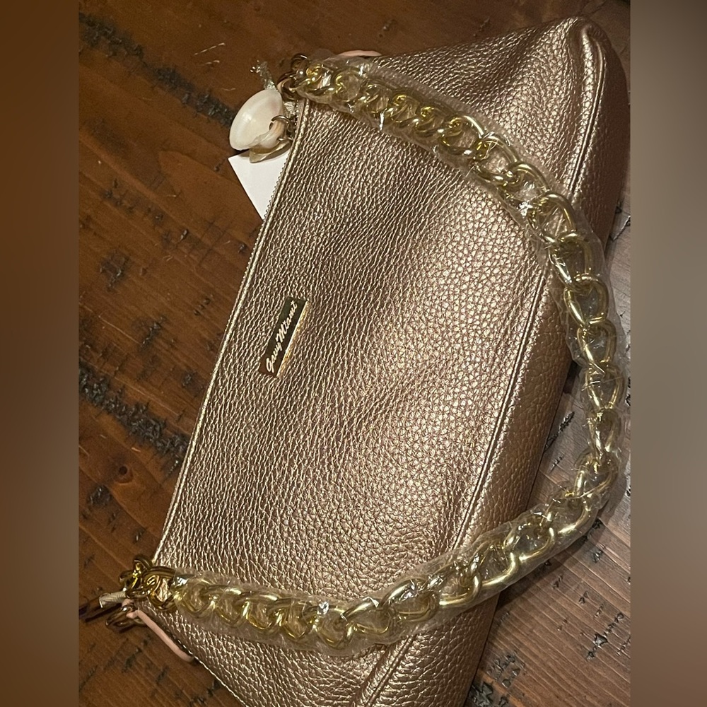 This gorgeous bag is a true work of art! - Picture 8 of 8